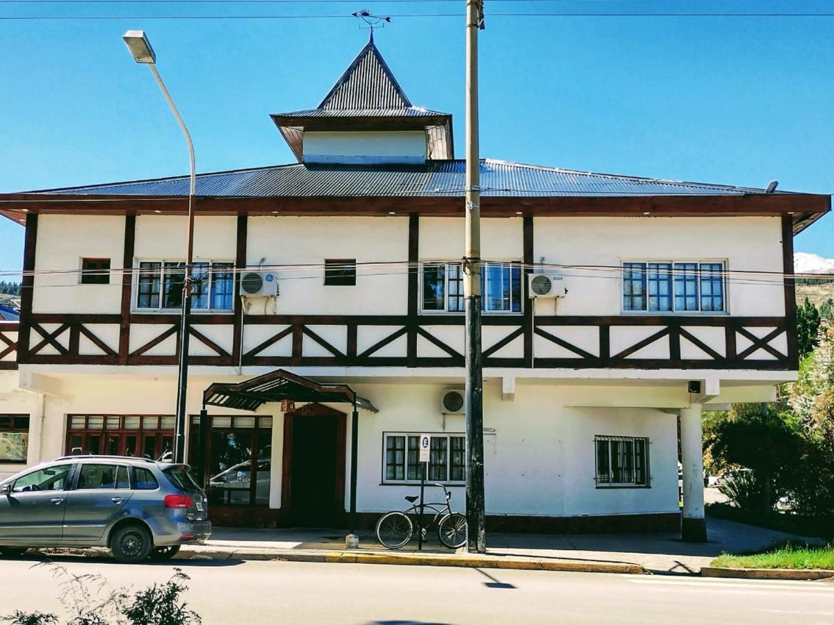 Pinto Terraza Hostel Esquel Exterior photo
