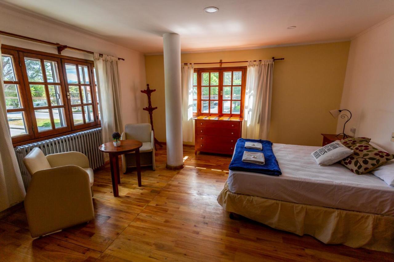 Pinto Terraza Hostel Esquel Exterior photo